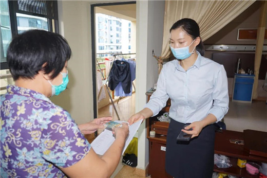 “一站式”出入院服务 让患者就医更便捷02.jpg “一站式”出入院服务 让患者就医更便捷02.jpg